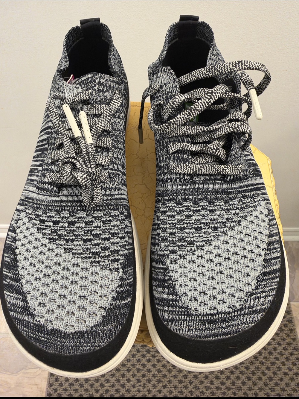 Women’s Lightweight Knit Casual Sneakers - Black & Gray NWT